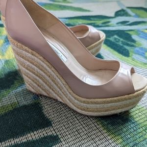 Authentic EUC Brian Atwood Nude patent wedge platform espadrilles in Size 38